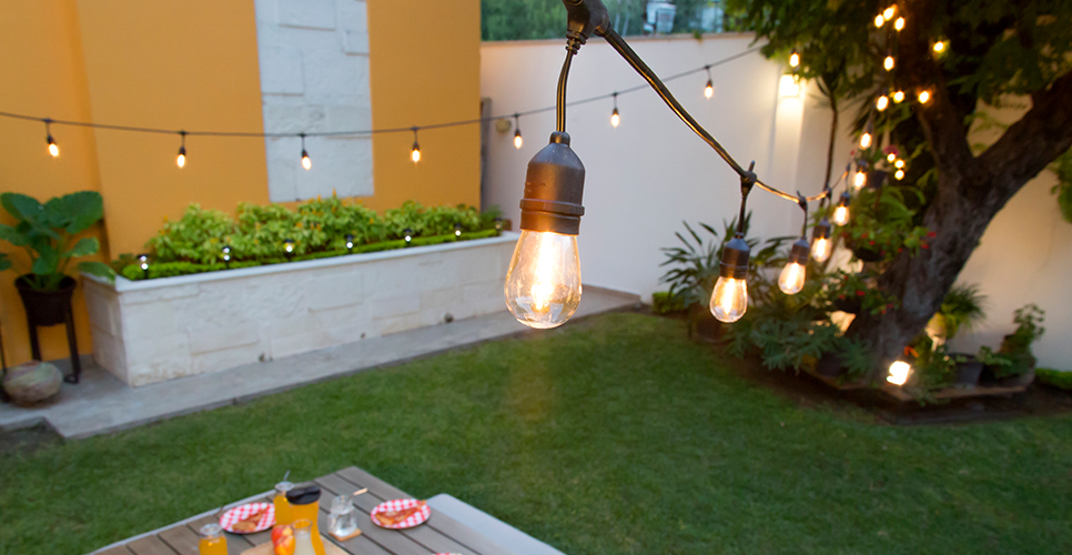 Ideas de iluminación para porches, terrazas y jardines