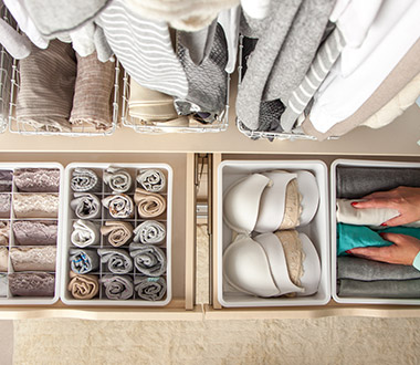 Paquete de 45 separadores de cajones, organizador de almacenamiento de  cajones ajustable de plástico para ordenar calcetines, ropa interior