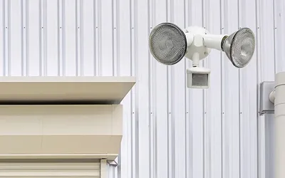 Cómo instalar una lámpara con sensor de movimiento