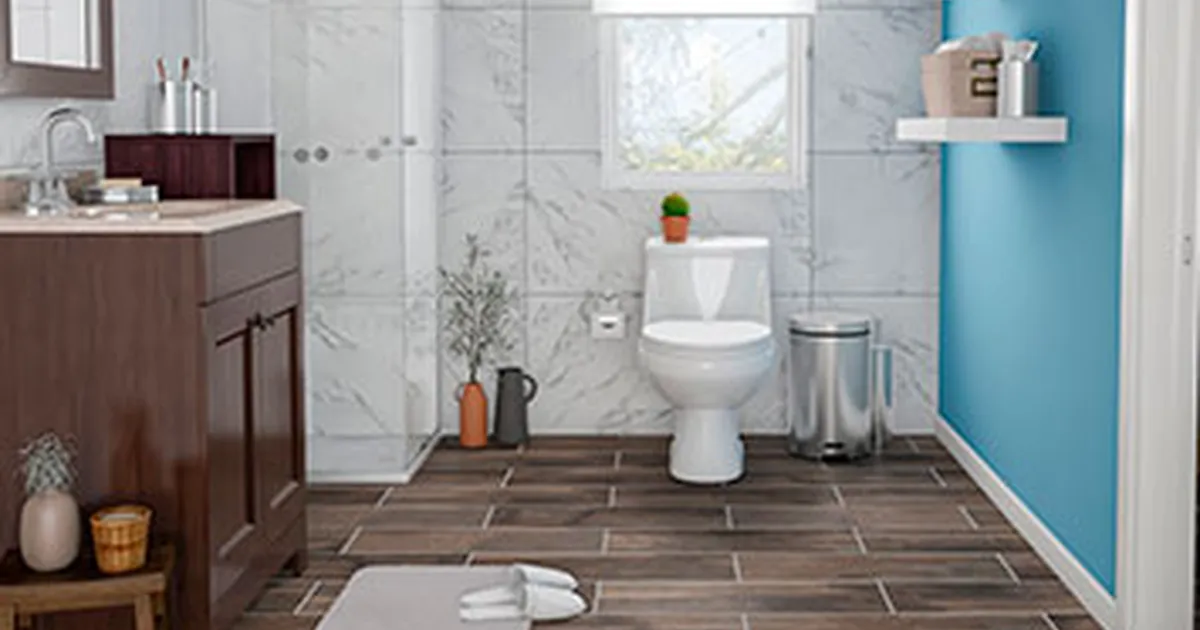 Baño con piso cerámico tipo madera