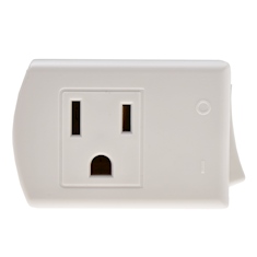 ADAPTADOR CON INTERRUPTOR ENCHUFABLE A TIERRA BLANCO LEVITON