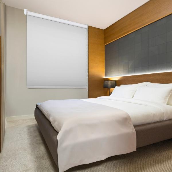 PERSIANA BLACKOUT ENROLLABLE COLOR BLANCO 150 X 190 CM