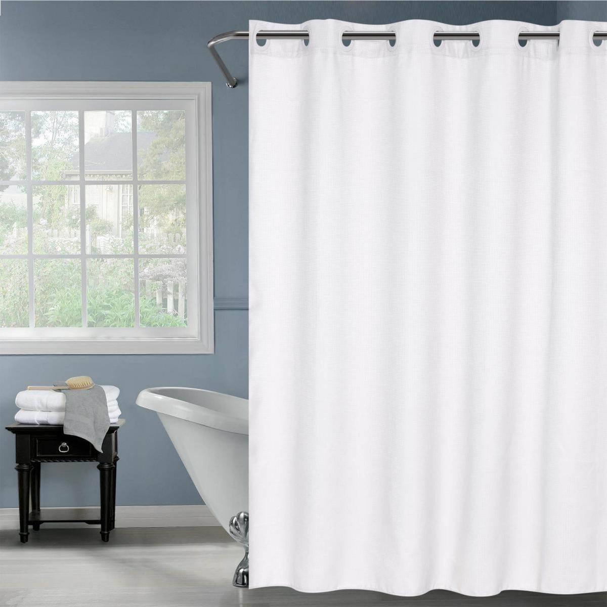 Cortina de baño de poliéster Hookless® tipo rejilla de 2.03 m color blanco