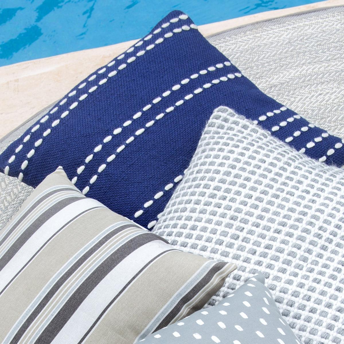 Cojin decorativo azul