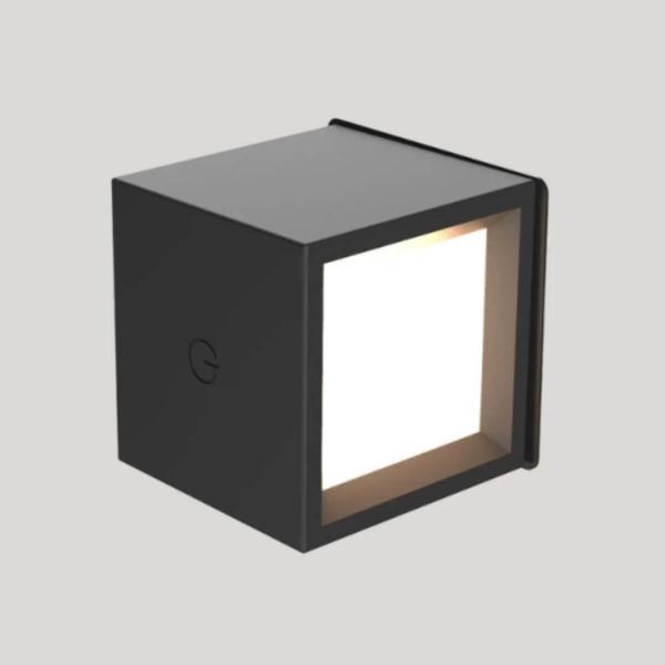 LÁMPARA BOX 8 X 8 CM NEGRO