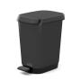 BOTE DE PEDAL PARA BASURA. CAPACIDAD DE 25 LITROS, COLOR NEGRO.