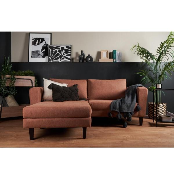 Sala Esquinera de 2 Plazas con Taburete Tapizados en Tela Marrón. Estructura de Madera Sólida