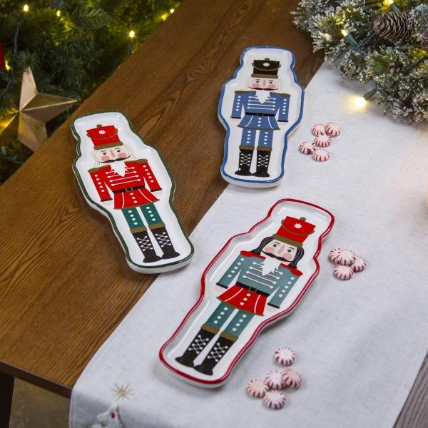 PLATOS NAVIDEÑOS DE CASCANUECES 33 X 12 X 2.5 CM 3 PIEZAS