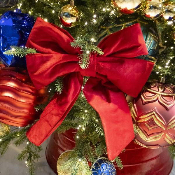 COLGANTE NAVIDEÑO MOÑO ROJO 39 X 33 X 4 CM | The Home Depot México
