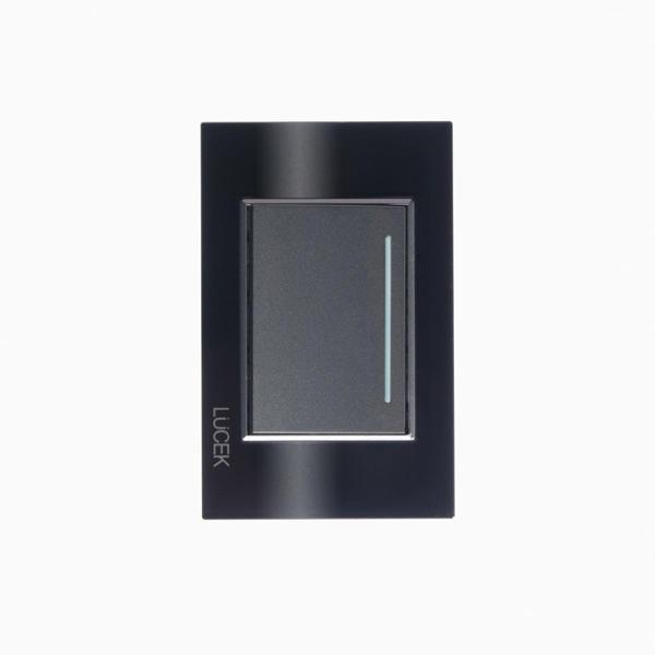 PLACA CON 1 INTERRUPTOR SENCILLO DE 3 MÓDULOS CRISTAL NEGRO