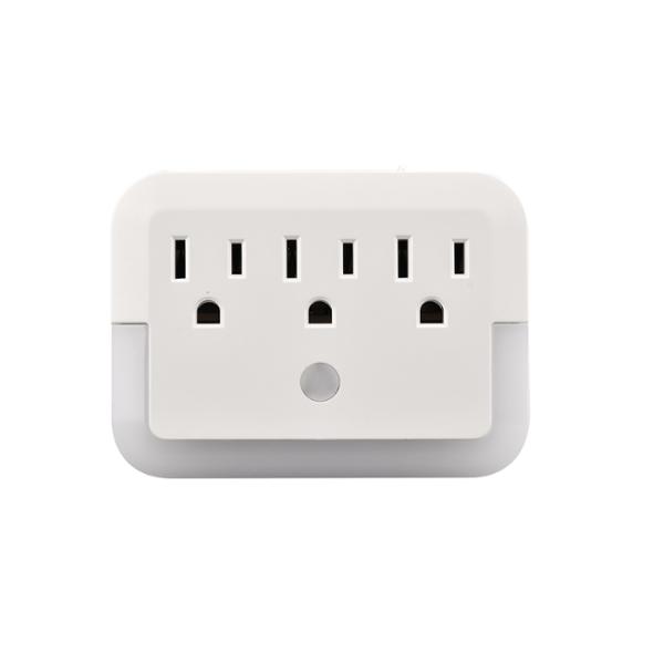 MULTICONTACTO 3 SALIDAS CON LUZ DE NOCHE