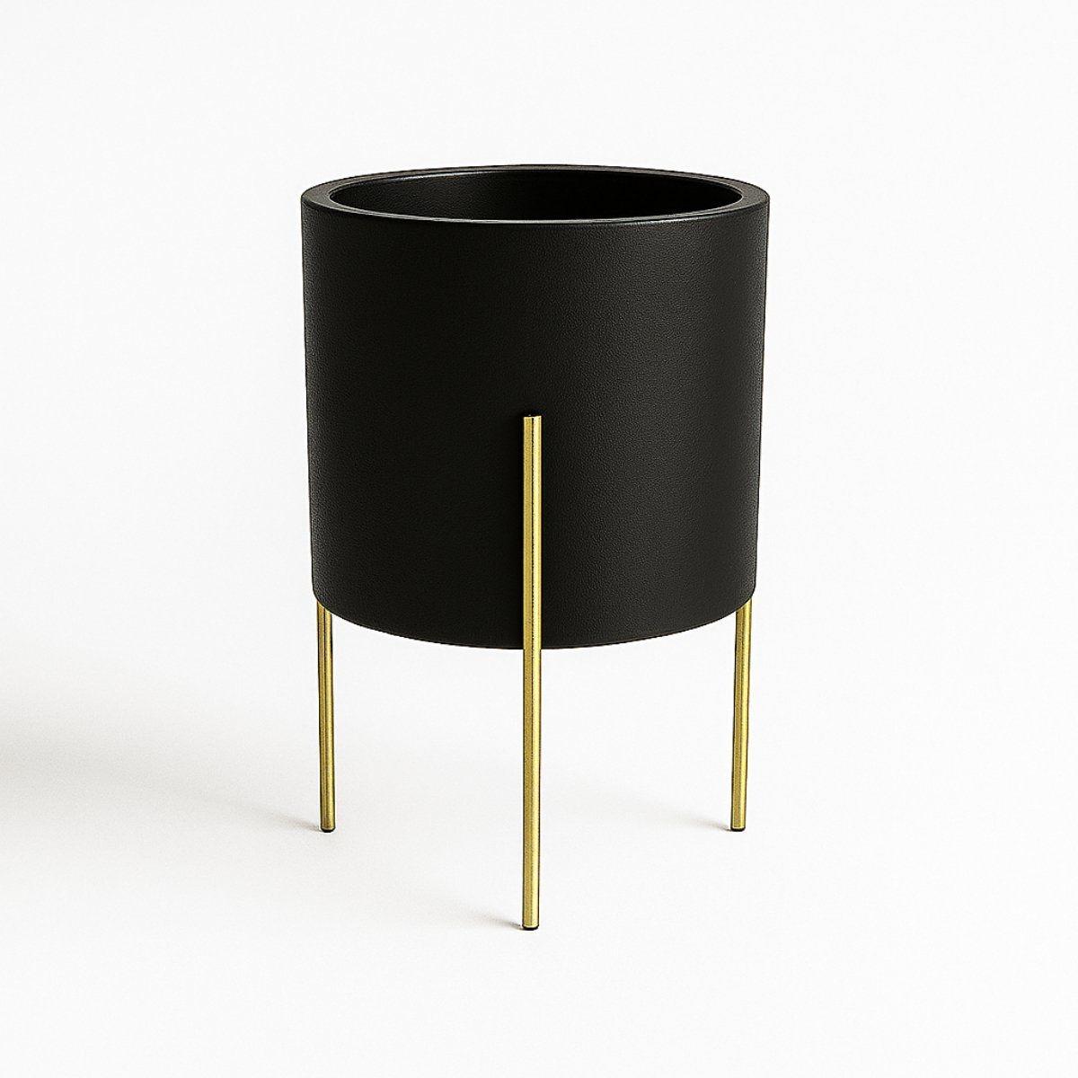 Maceta hortensia negra con base dorada baja