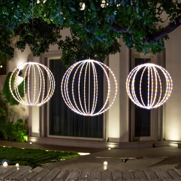 FIGURA NAVIDEÑA ESFERAS CON LUZ LED BLANCO CÁLIDO 3 PIEZAS DIFERENTES TAMAÑOS