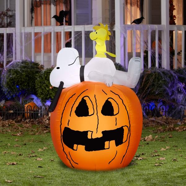 INFLABLE DE HALLOWEEN SNOOPY CON LUZ LED 1.3 M