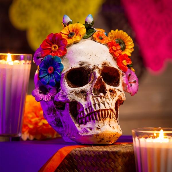 DECORACION CALAVERA CON FLORES 21 CM