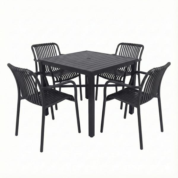 COMBO MESA NEGRA SLATS CUADRADA Y 4 SILLAS NEGRAS PLÁSTICAS