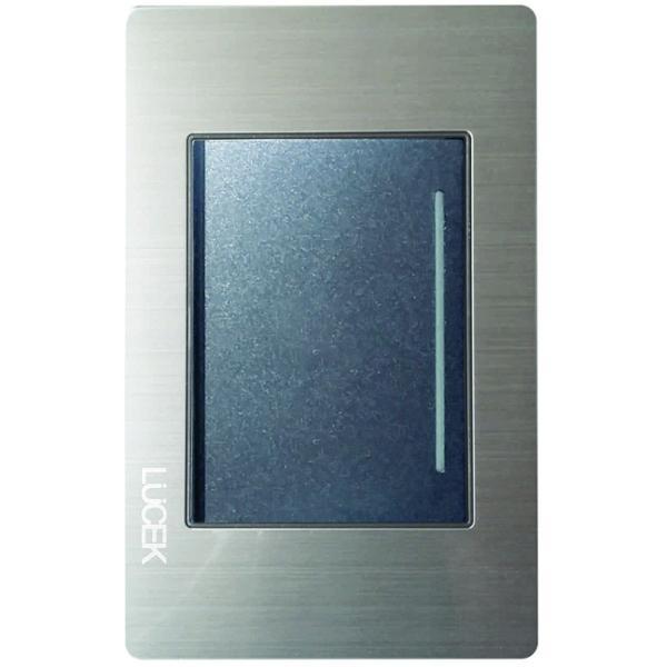 PLACA METÁLICA CON 1 INTERRUPTOR SENCILLO DE 3 MÓDULOS ANODIZADO