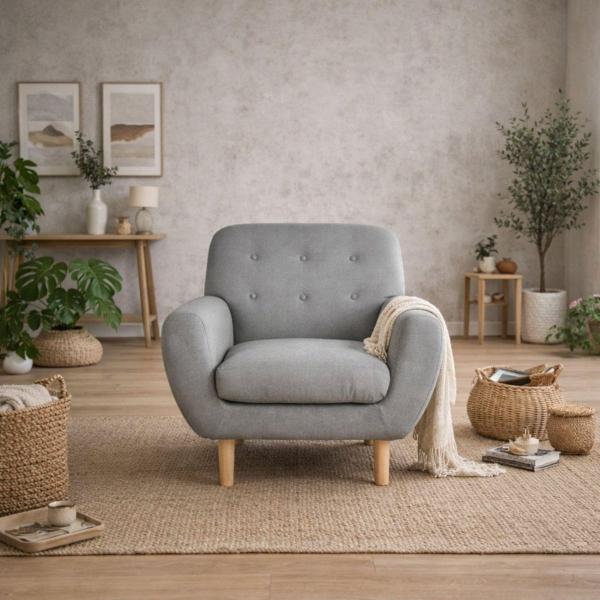 SILLÓN INDIVIDUAL TAPIZADO EN TELA ULTRA SUAVE COLOR GRIS PLATA. ESTRUCTURA DE MADERA SÓLIDA