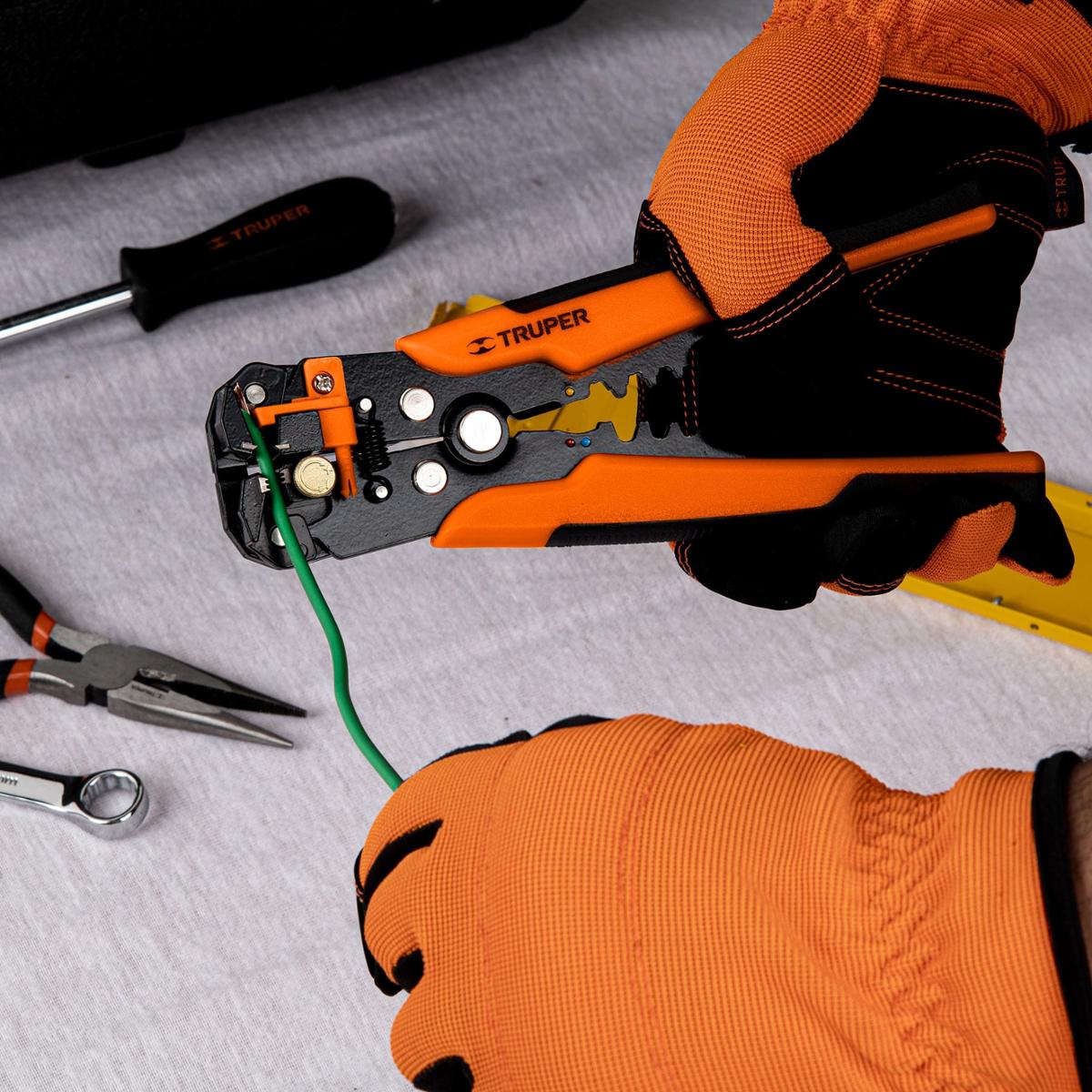 PINZA PELACABLE AUTOMÁTICA | The Home Depot México - Ventas a profesionales